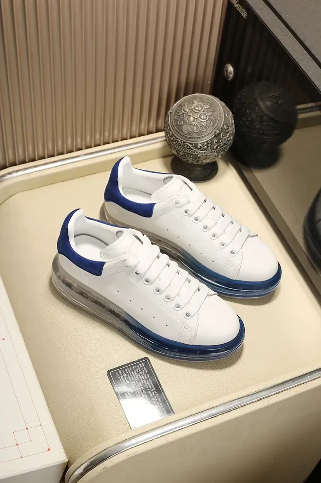 Alexander McQueen ওভারসাইজড সাদা এবং নীল লাইফস্টাইল স্নিকার 7