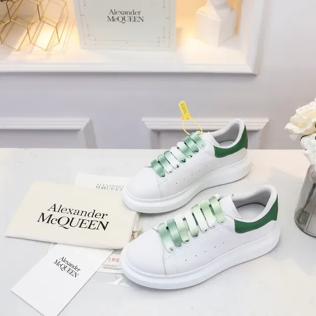 Alexander McQueen حذاء رياضي oversized أبيض وأخضر للأسلوب الحياتي 5