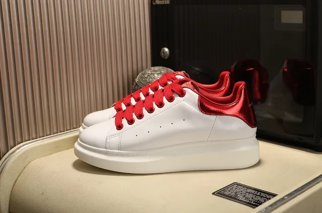 Alexander McQueen Oversized Sneaker White and Red Lifestyle Sneakers 9