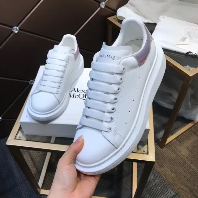 Alexander McQueen oversized sneaker, كعب أبيض وأرجواني, أعلى جلد ناعم, حذاء أسلوب حياة 3