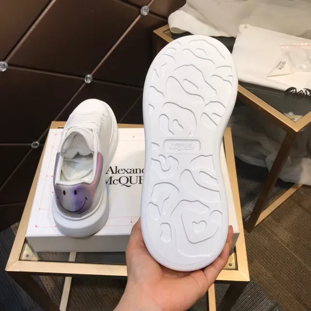Alexander McQueen oversized sneaker, كعب أبيض وأرجواني, أعلى جلد ناعم, حذاء أسلوب حياة 4