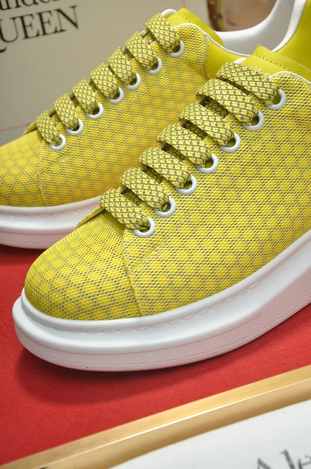 Alexander McQueen Tênis oversized amarelos com tecido texturizado lifestyle sneakers 4