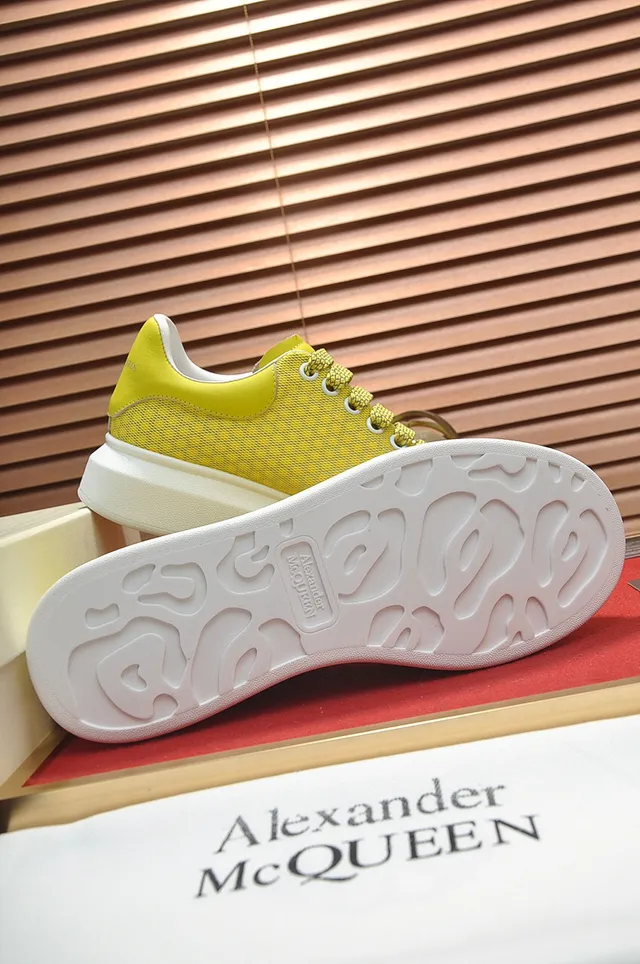 Alexander McQueen Tênis oversized amarelos com tecido texturizado lifestyle sneakers 5