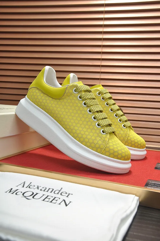 Alexander McQueen Tênis oversized amarelos com tecido texturizado lifestyle sneakers 8
