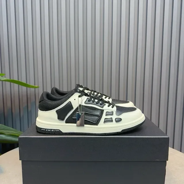Amiri MA Court Blanc et Noir sneakers lifestyle 4