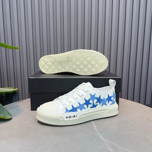 Amiri MA Court sneakers lifestyle blanc et bleu étoile 2