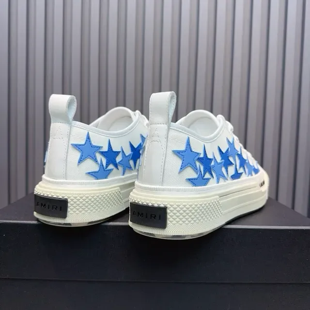 Amiri MA Court sneakers lifestyle blanc et bleu étoile 4