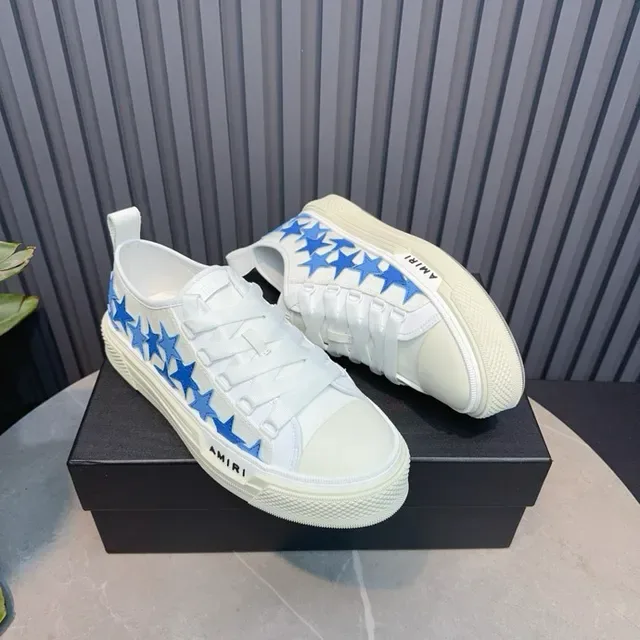 Amiri MA Court sneakers lifestyle blanc et bleu étoile 5