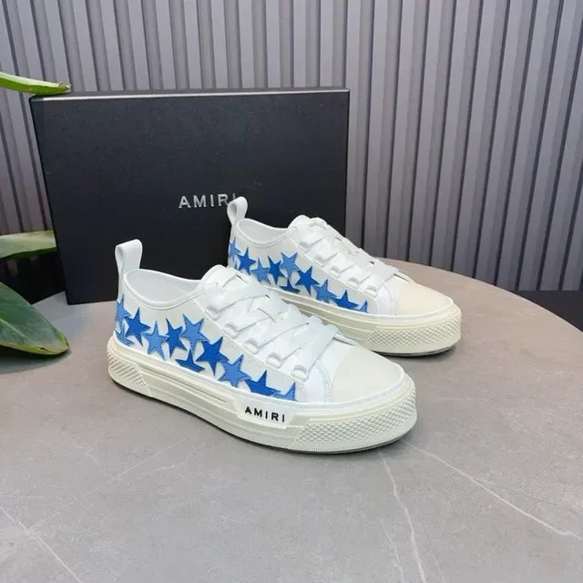 Amiri MA Court sneakers lifestyle blanc et bleu étoile 6