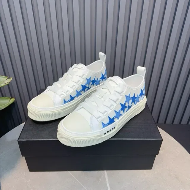 Amiri MA Court sneakers lifestyle blanc et bleu étoile 7