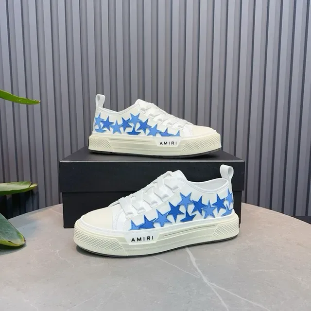 Amiri MA Court sneakers lifestyle blanc et bleu étoile 8