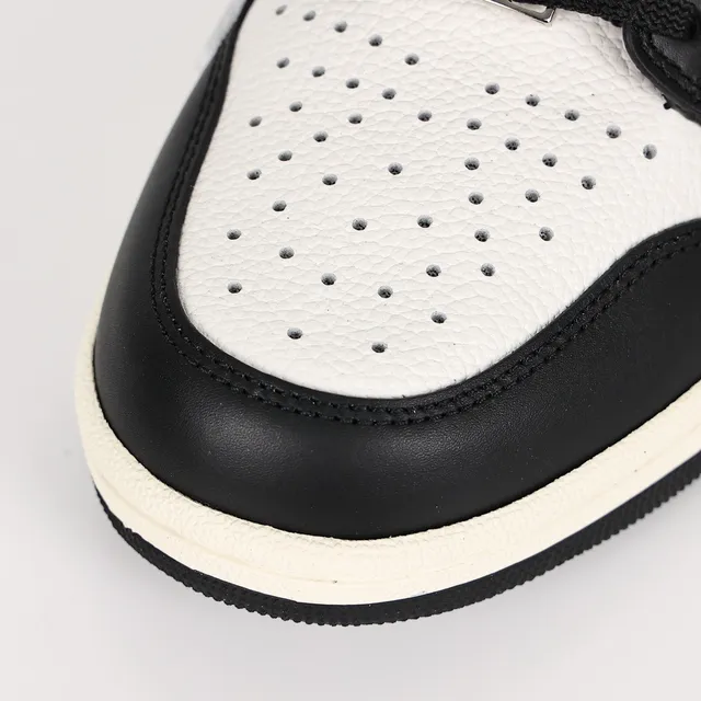 Amiri Skel Top Low Baskets Lifestyle Noir et Blanc 5
