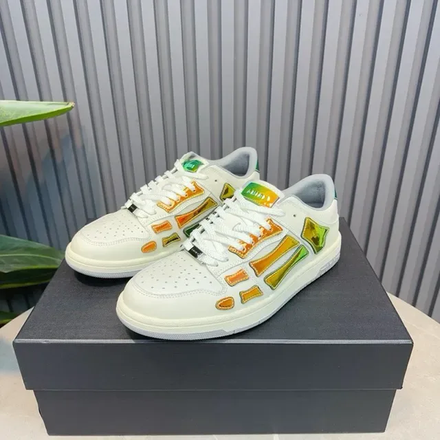 Amiri Skel Top baskets lifestyle blanches oranges iridescentes 4