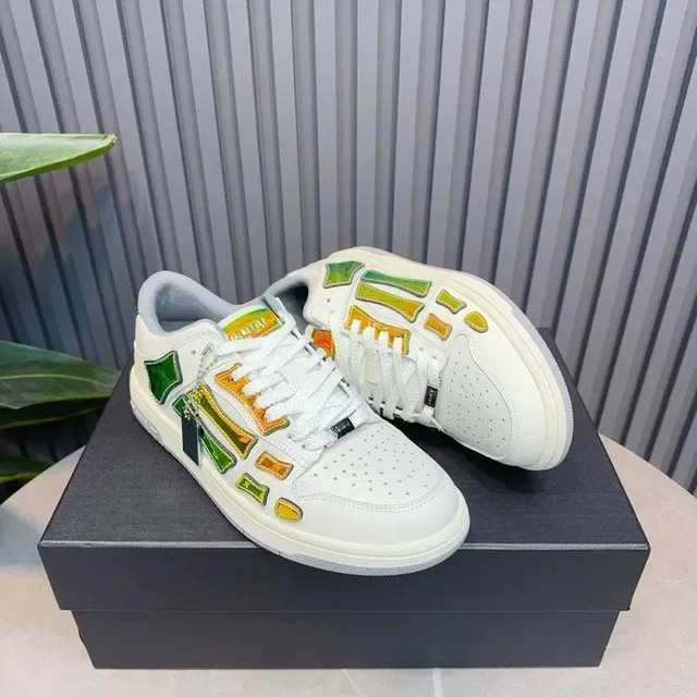 Amiri Skel Top baskets lifestyle blanches oranges iridescentes 9