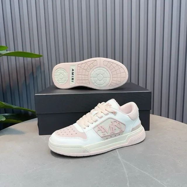 Amiri Tênis lifestyle branco e rosa low-top com perfurações na ponta 9