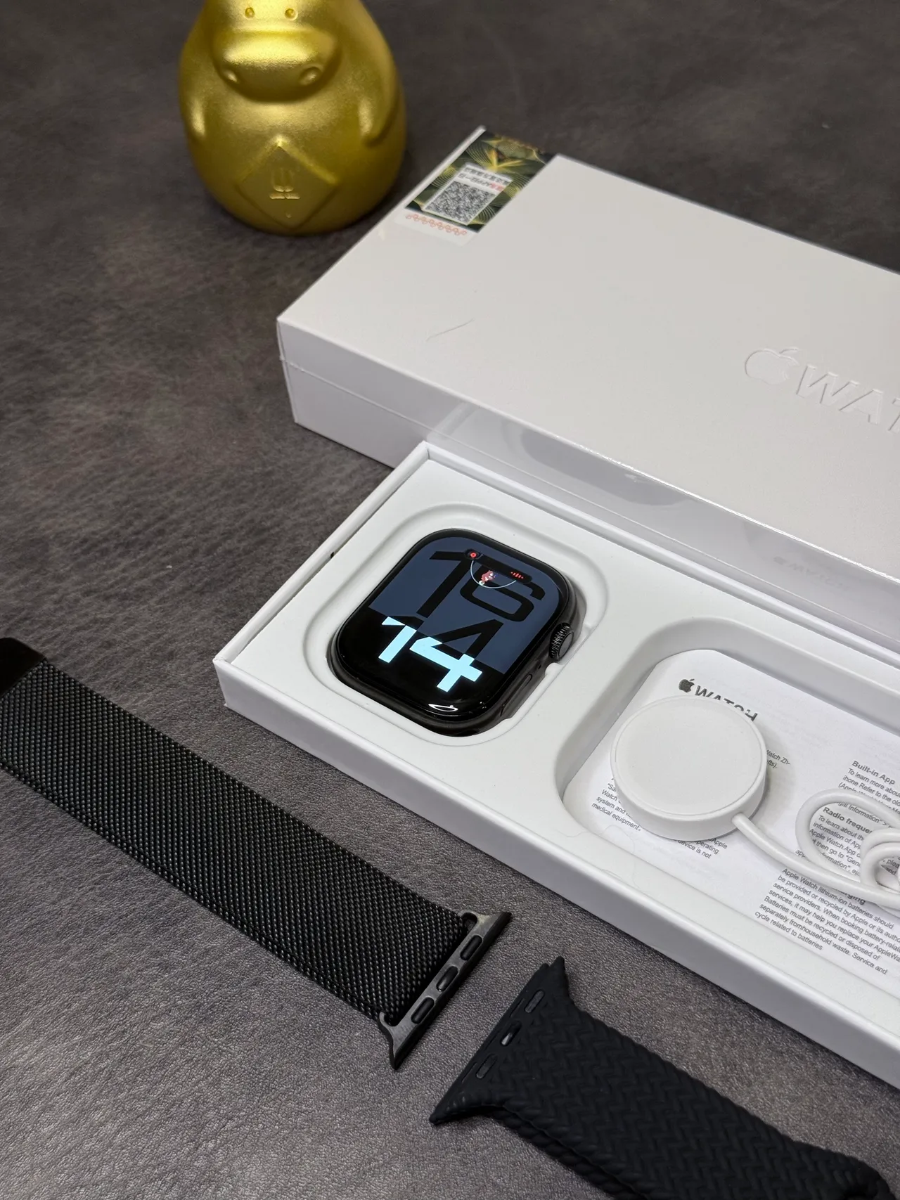 Apple Watch Black Gray Flat-Edged Case Milanese Loop Band Sports Watch 5