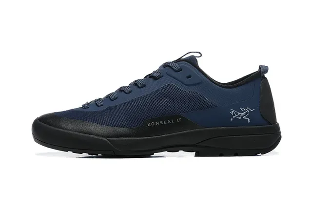 Arc'teryx Konseal LT noires baskets lifestyle 2