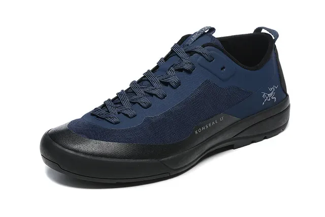 Arc'teryx Konseal LT noires baskets lifestyle 3