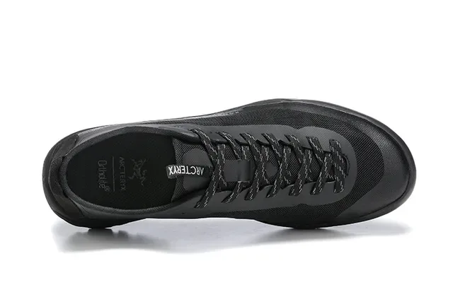 Arc'teryx Konseal LT noires baskets lifestyle 11