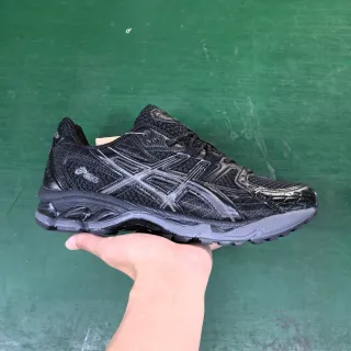 ASICS Gel-Kayano Black Running Shoes
