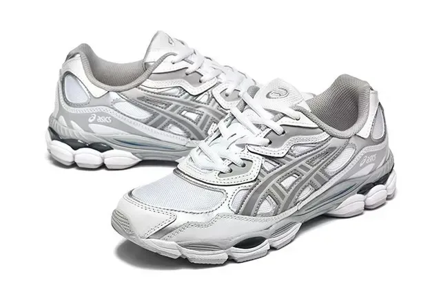 ASICS Gray White Layered Synthetic Overlays Mesh Upper Running Shoes 3