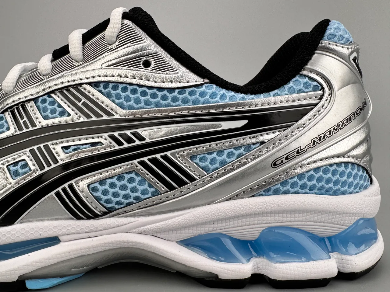 ASICS Silver Blue Metallic Synthetic Overlays Light Honeycomb Mesh Running Shoes 7