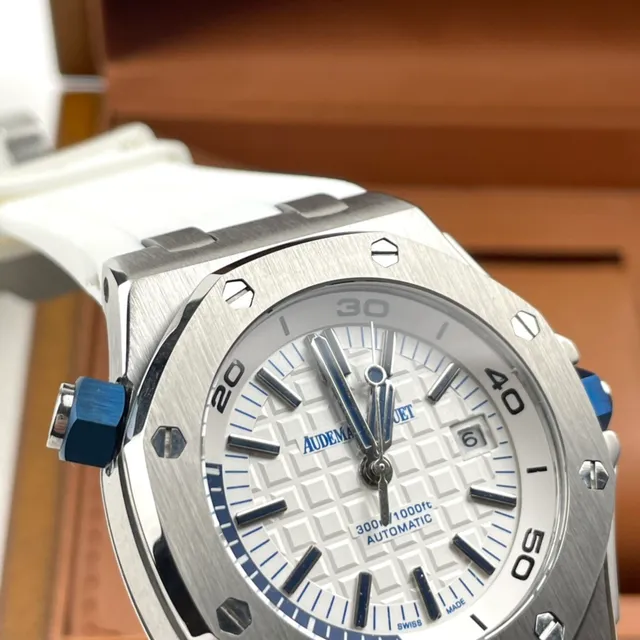 Audemars Piguet Royal Oak Offshore Chronograph White Dial Blue Accents Mechanical Watch 4