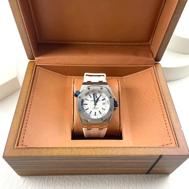 Audemars Piguet Royal Oak Offshore Chronograph White Dial Blue Accents Mechanical Watch 8