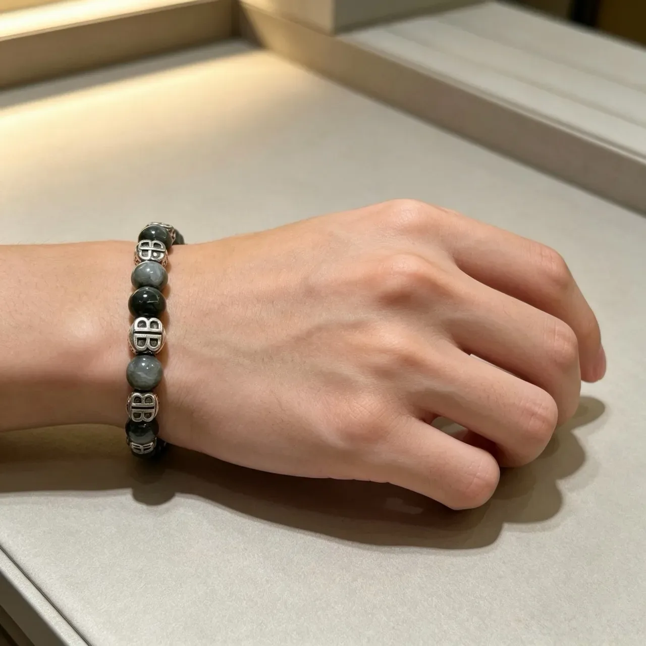 Balenciaga BB Bracelet Perles Pierre Gris-Vert et Métal Argenté 2
