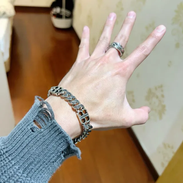 Balenciaga BB Chain prata preto chunky Curb-Link Polished Metal pulseira 4