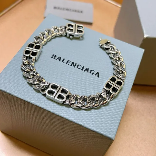 Balenciaga BB Chain prata preto chunky Curb-Link Polished Metal pulseira 6