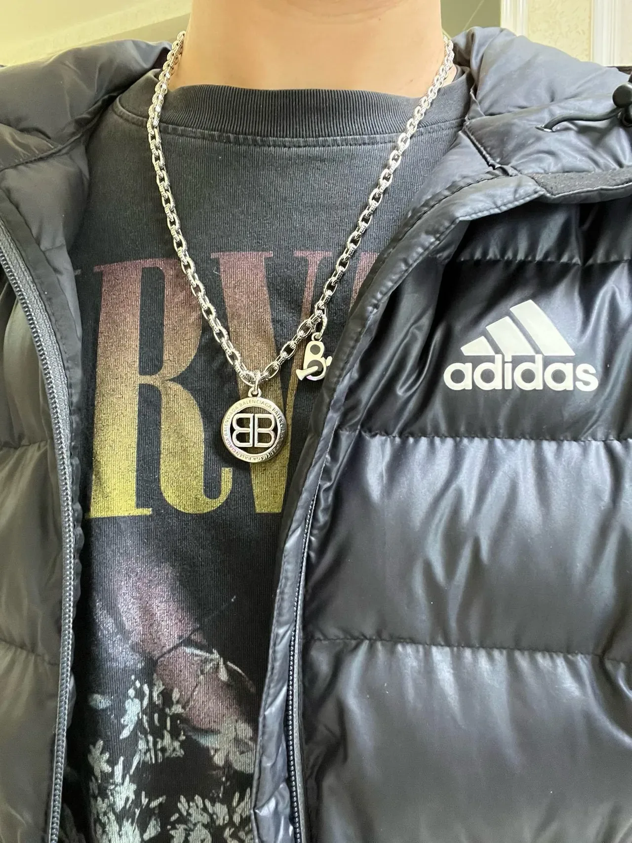 Balenciaga BB Logo Collier Argent Noir Chaîne Enchaînement Oval Gravé Pendentif Circulaire 8