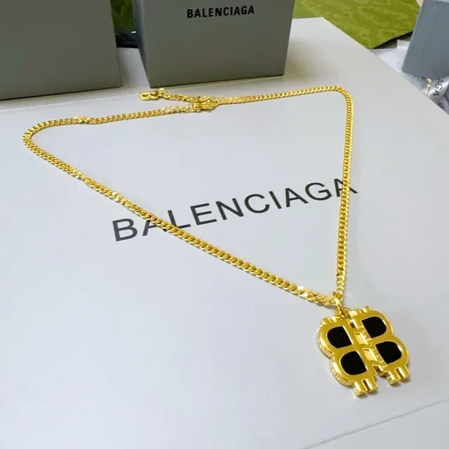 Balenciaga BB Logo Pendant Collier en Or et Noir 9