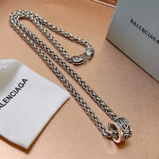Balenciaga BB anillo collar cadena trenzada tono plateado