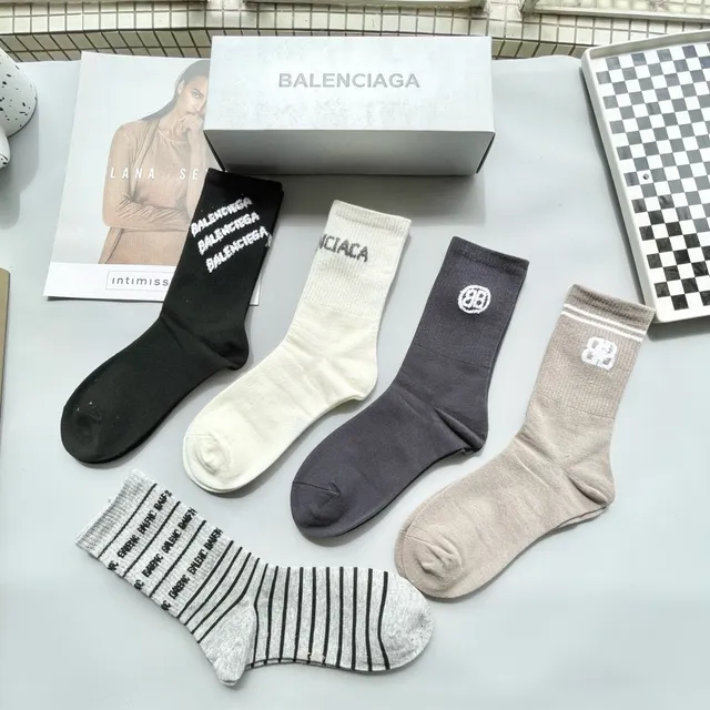 Balenciaga Black White Logo-Print Ribbed Cuff Socks 3