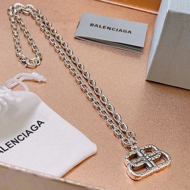 Colar Balenciaga Fivela Prata Corrente Texturizada Pendente Interlocking 7