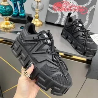 Balenciaga Defender حذاء أسود منصة نمط المفتاح اليوناني حذاء رياضي سميك