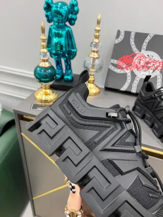 Balenciaga Defender sola de plataforma preta motivo de greca tênis chunky 4