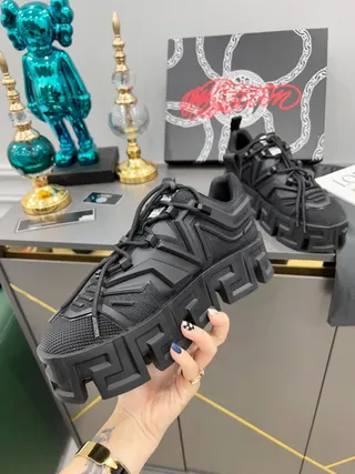 Balenciaga Defender sola de plataforma preta motivo de greca tênis chunky 5