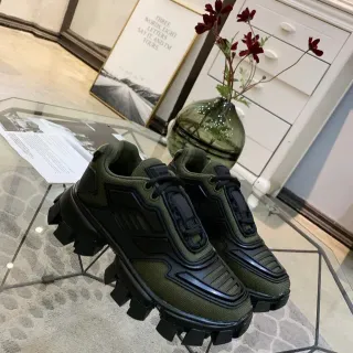 Balenciaga Defender أخضر زيتوني حذاء رياضي سميك