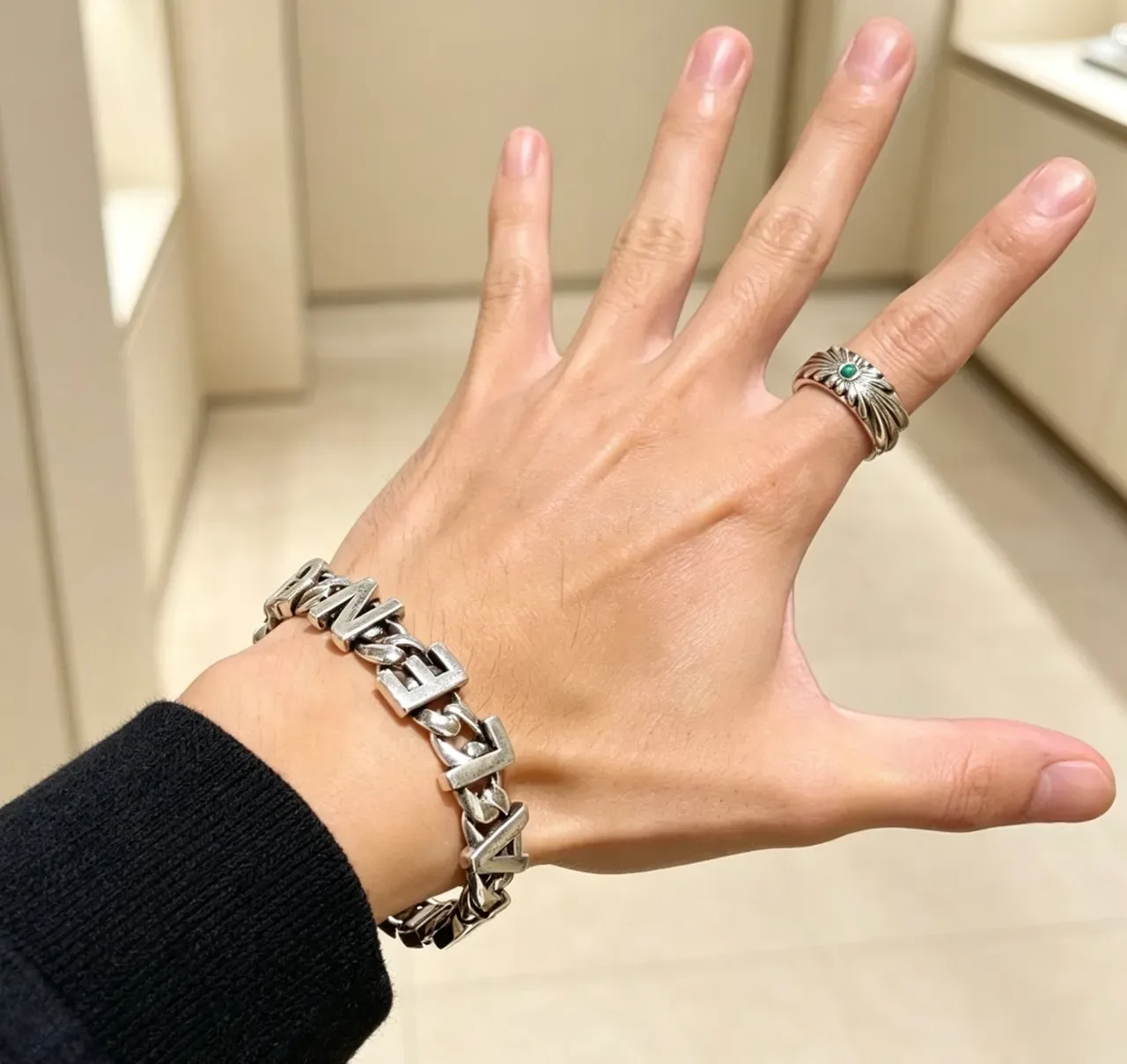 سوارة Balenciaga لوجو سلسلة رمادي فضي كيرب سميكة 3D حروف 5