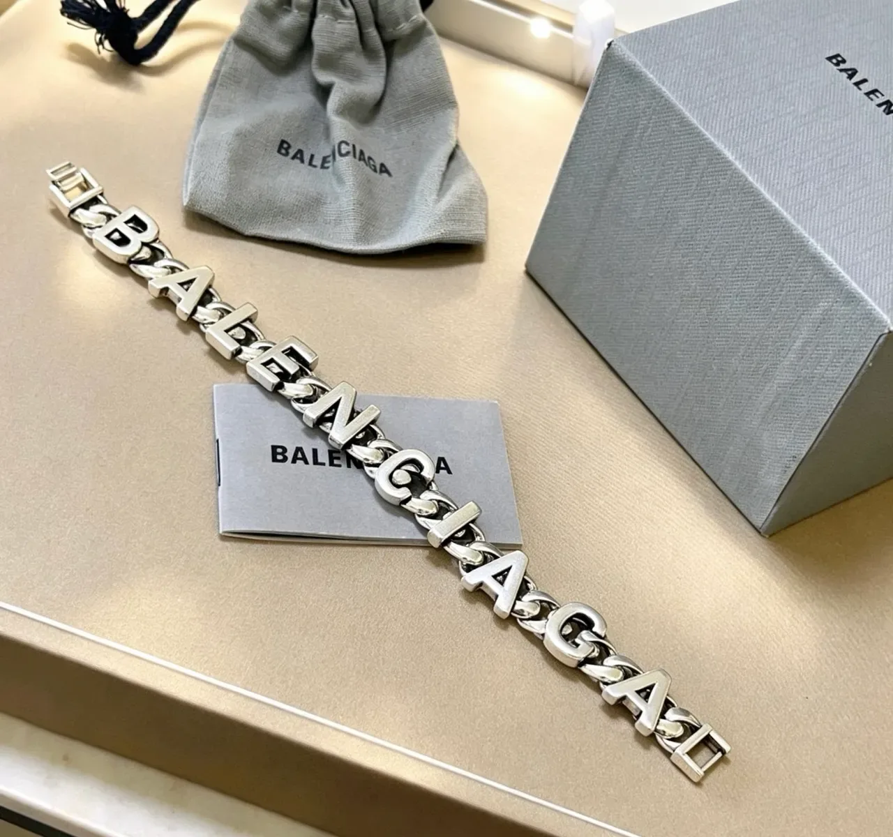 سوارة Balenciaga لوجو سلسلة رمادي فضي كيرب سميكة 3D حروف 6