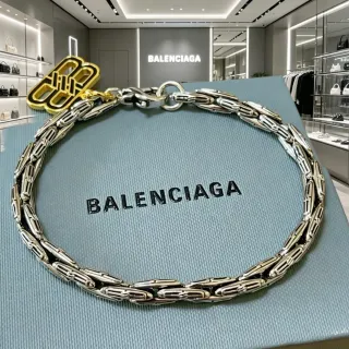Balenciaga Logo Charm Pulsera de Eslabones Articulados