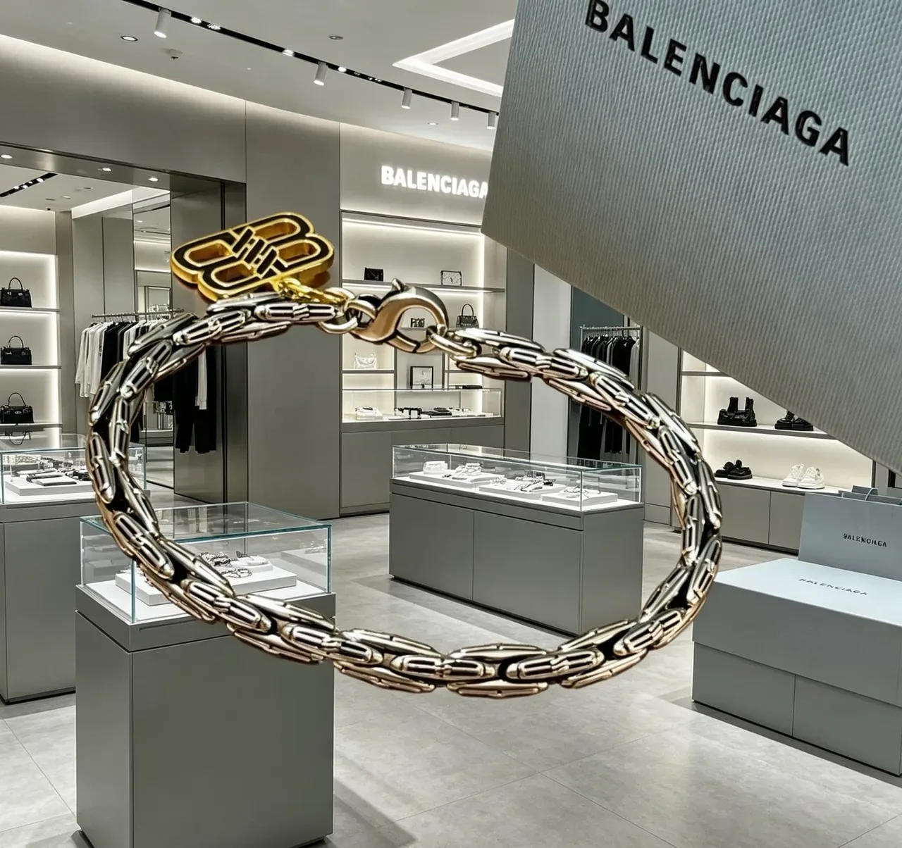 Balenciaga Logo Charm Bracelete com Elos Articulados 5