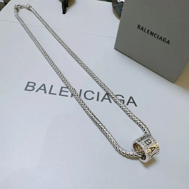Collier Balenciaga Logo Cylindre Argent Noir Chaîne Tressée Pendentif Cylindrique 5