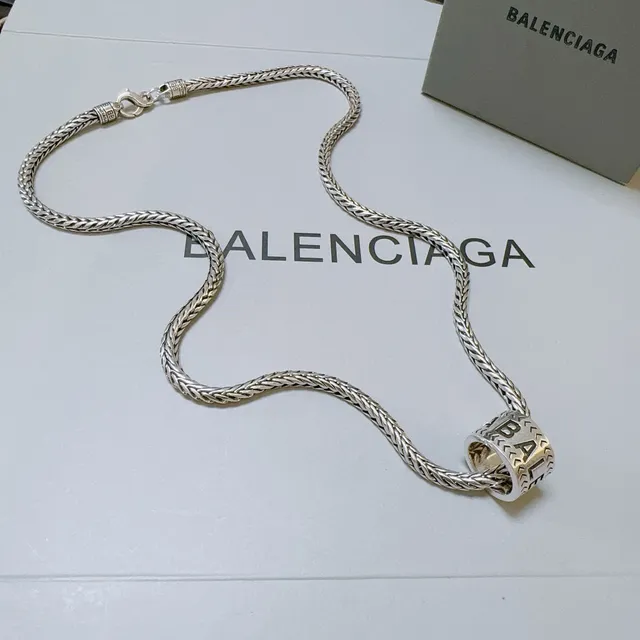 Collier Balenciaga Logo Cylindre Argent Noir Chaîne Tressée Pendentif Cylindrique 8