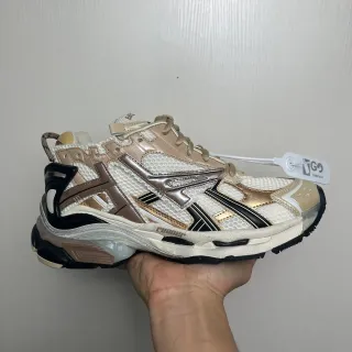 Balenciaga Runner بيج ذهبي أبيض حذاء رياضي سميك