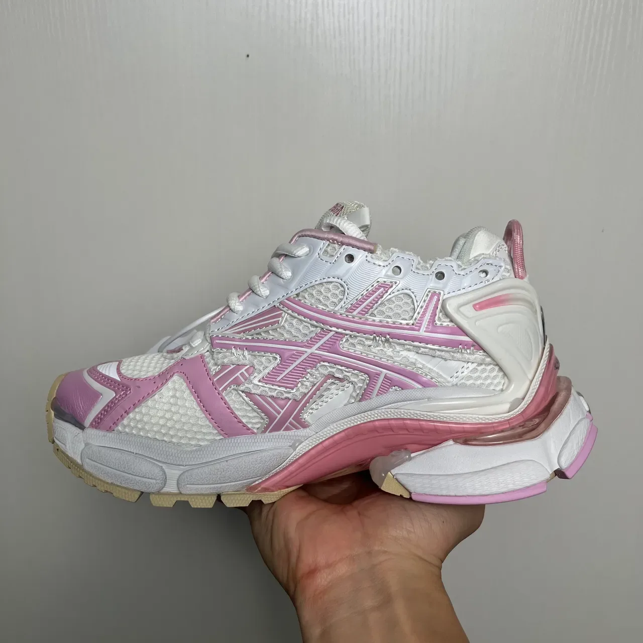 Balenciaga Runner حذاء رياضي كاجوال أبيض ووردي 3