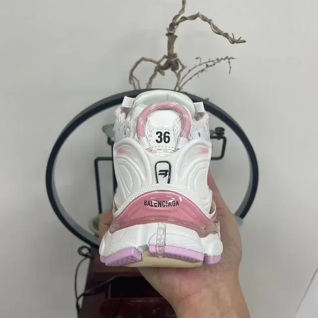 Balenciaga Runner حذاء رياضي كاجوال أبيض ووردي 5