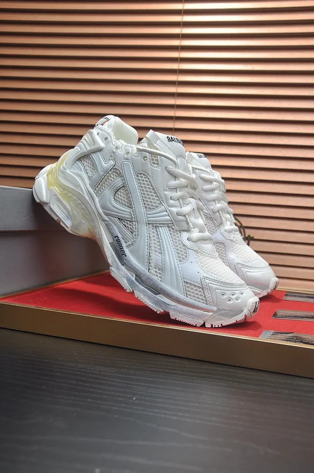 Balenciaga Runner sola branca bege malha e revestimento sintético construção tênis chunky 4
